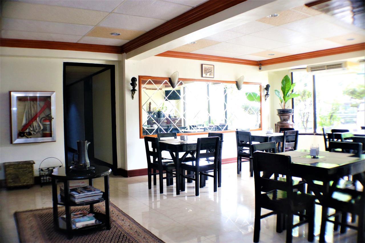 Zen Rooms Vest Grand Suites Bohol Tagbilaran City Exterior photo